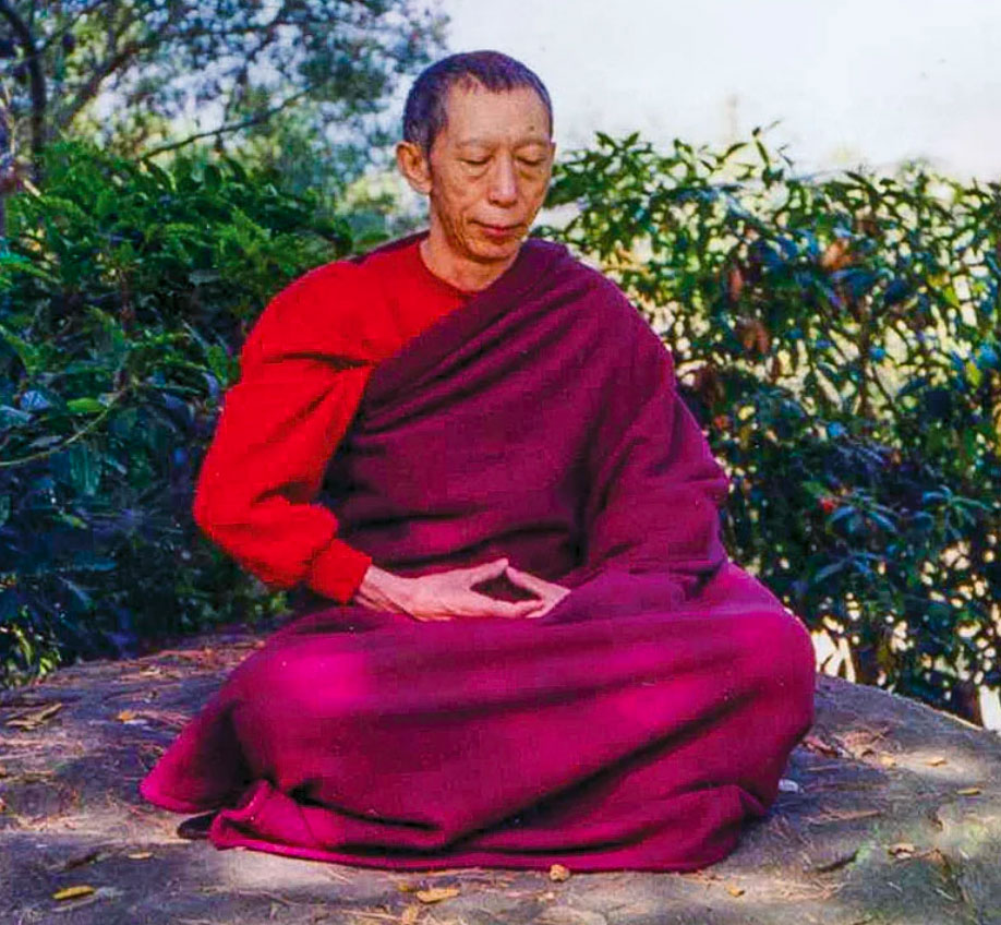calugar budhist meditand